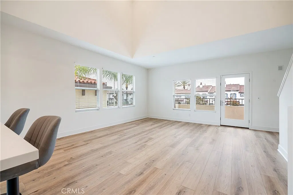 3 bed, 1433 sqft, $4,800 — Photo 4