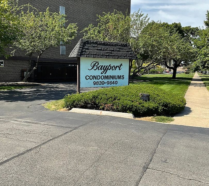 2nd image of 9840 S Pulaski Rd APT 215-4