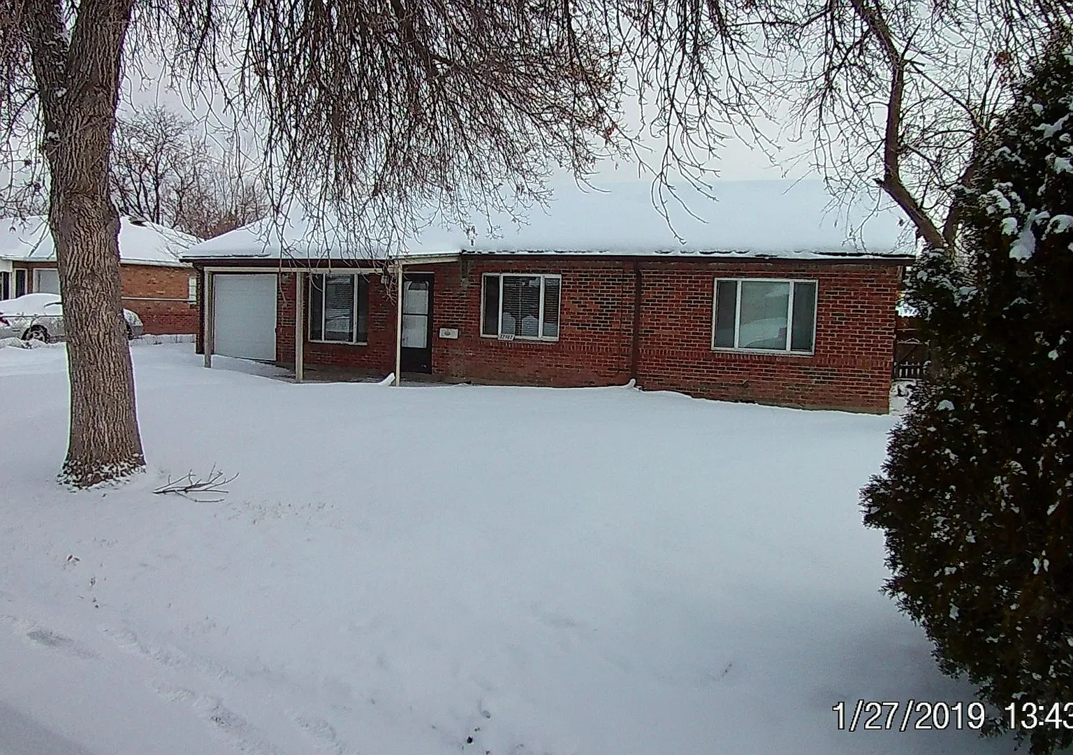 Spacious 3-Bedroom, 2-Bath Home with Large Fenced Backyard in Hoffman Heights! — Photo 1