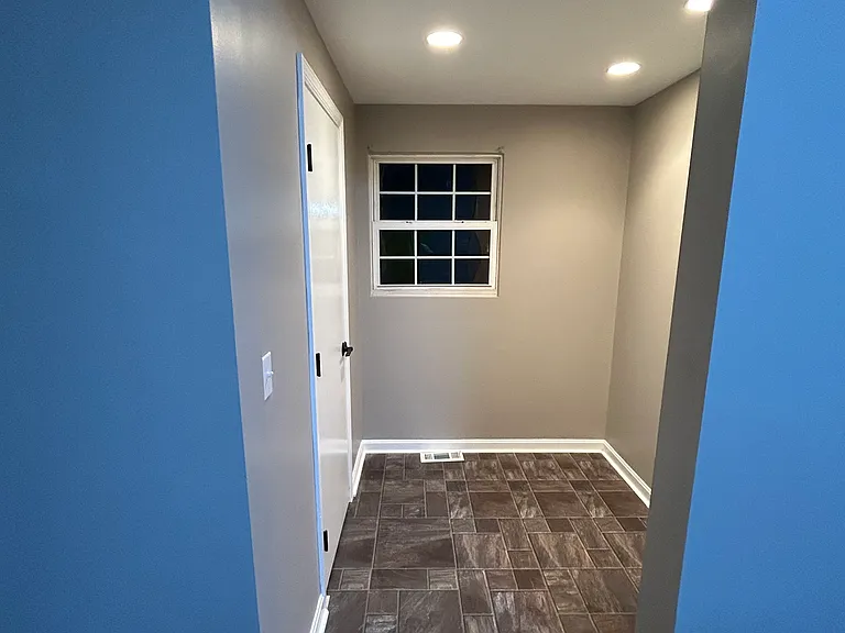 521 Franklin Ave — Photo 9
