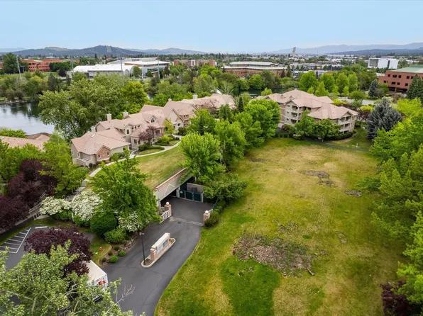 639 N Riverpoint Blvd APT J207, Spokane, WA 99202