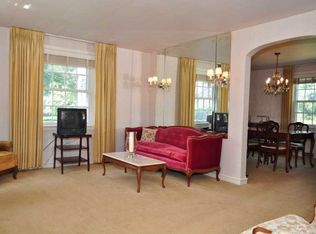 1438 Sunnyhill Ln, Havertown, PA 19083