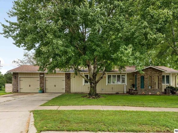 1540 Elkhorn Dr, Arlington, NE 68002