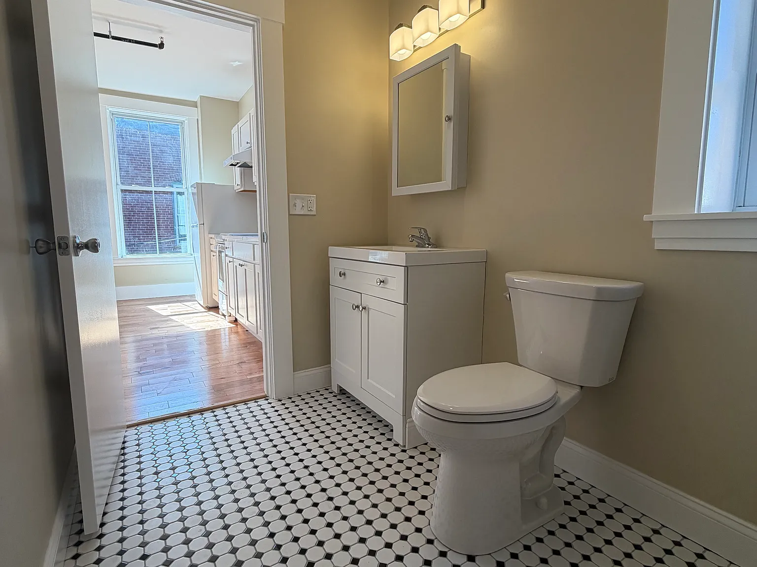 Studio, $1,495 — Photo 4