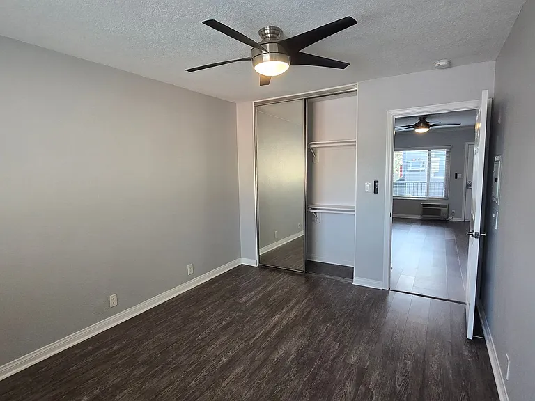 California Palms Apartments — Photo 42