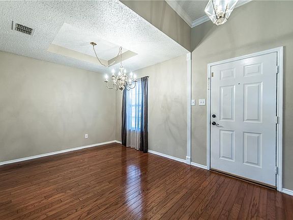 5th image of 3211 Cliff Oaks Dr