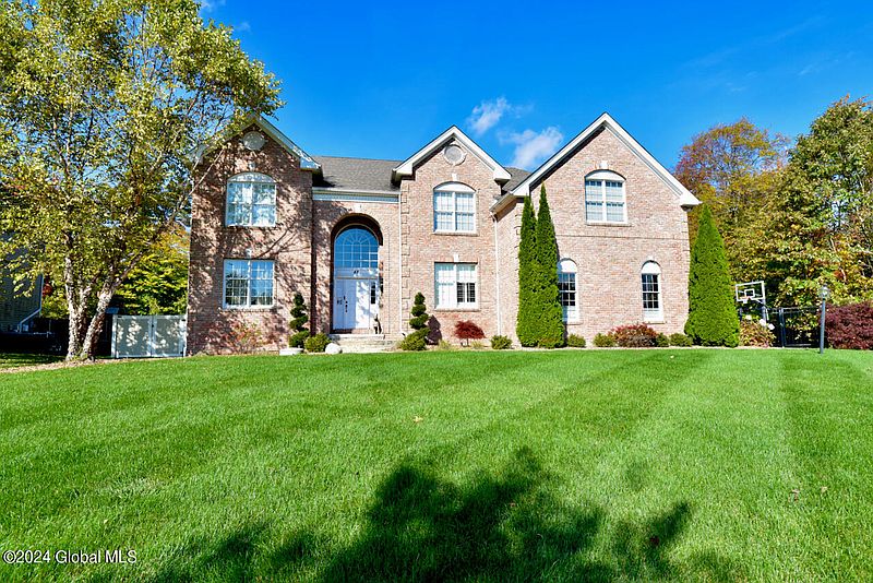 4th image of 48 Stone Crest Drive