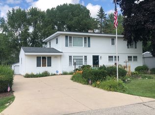 4516 W Ramble Rd, McHenry, IL 60050