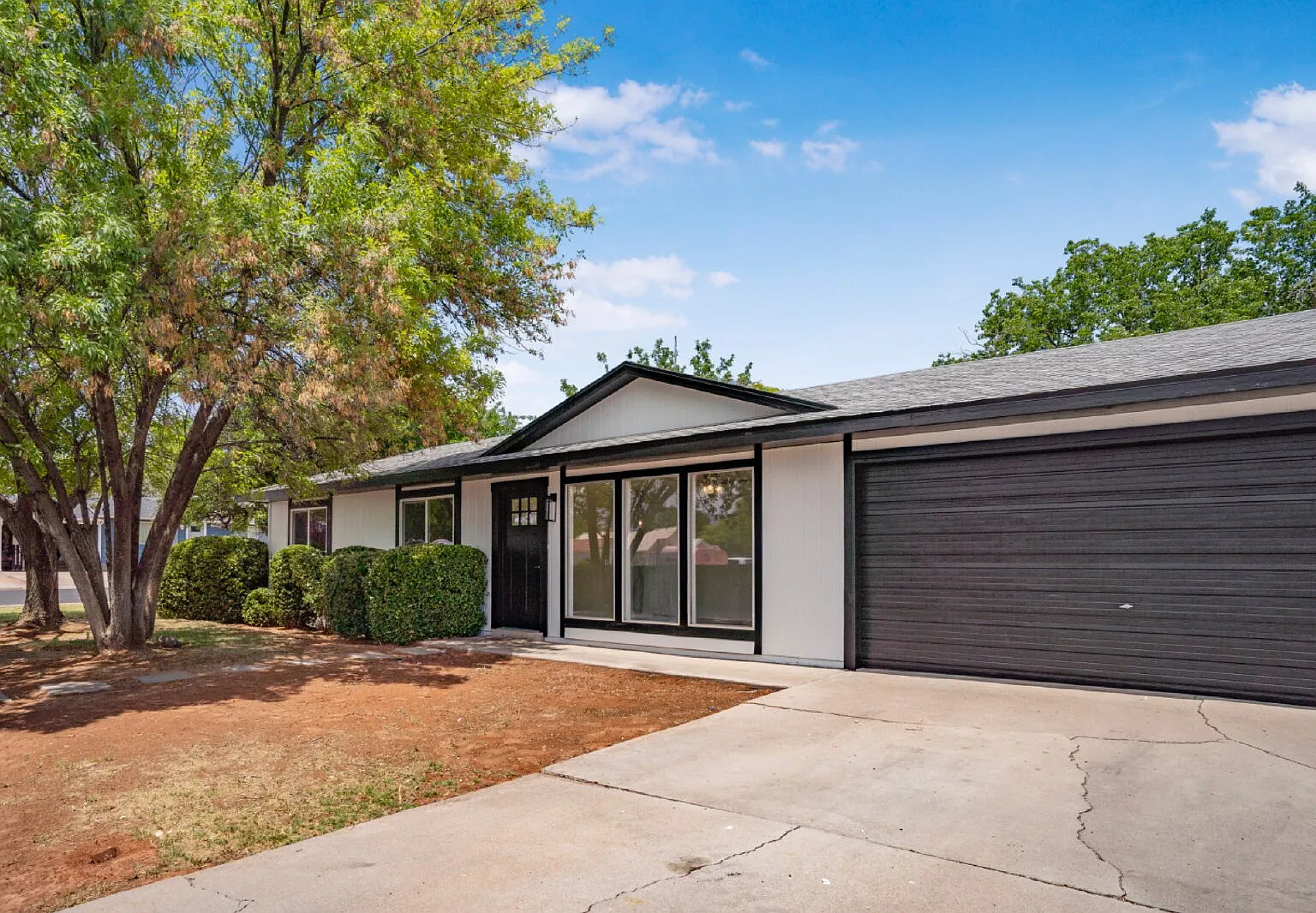 4 bed, 2.0 bath, 1528 sqft, $2,150 — Photo 1
