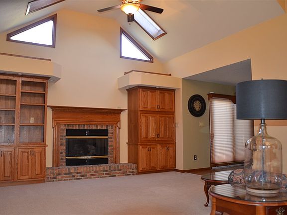 3rd image of 57014 Wedgefield Ct