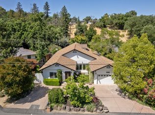 3296 Walnut Ln, Lafayette, CA 94549