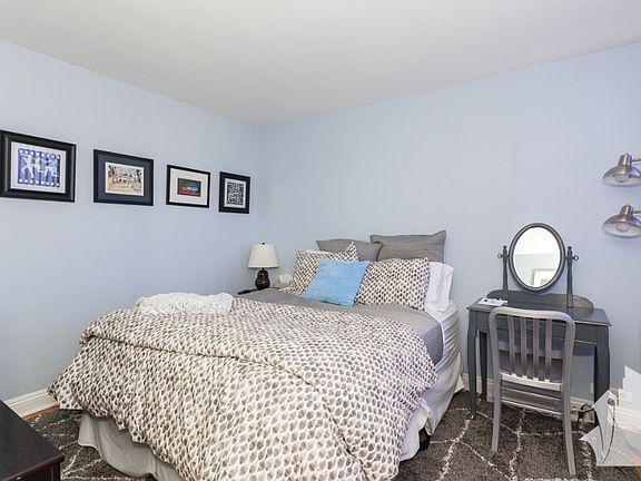 4th image of 1455 N Sandburg Ter APT 805