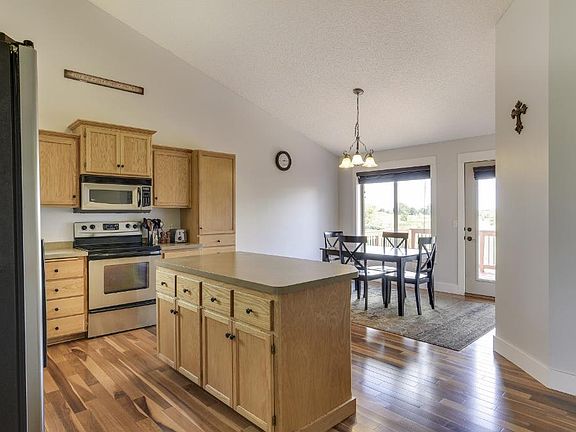 5th image of 7404 Kahler Ct NE