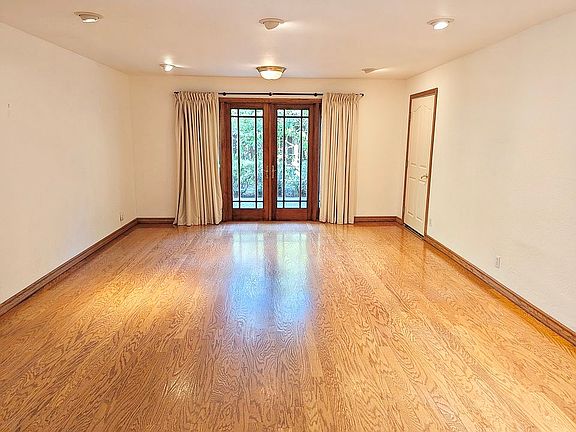 3rd image of 3232 Clifton Ct #1