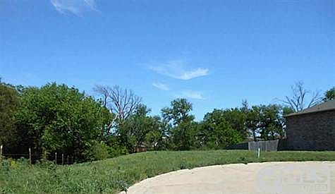 4th image of 1360 Lake Grove Ln