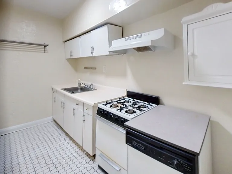 803 Saint Paul St #BF — Photo 12