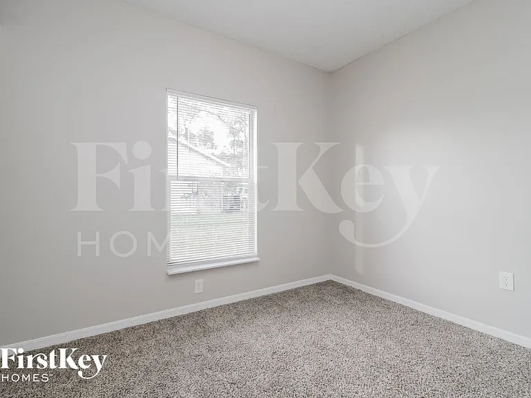 1205 Schumann Dr — Photo 12