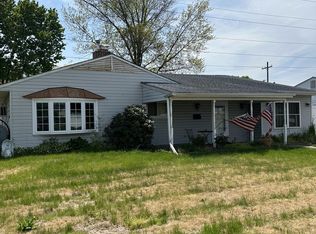 113 Stonybrook Dr S, Levittown, PA 19055