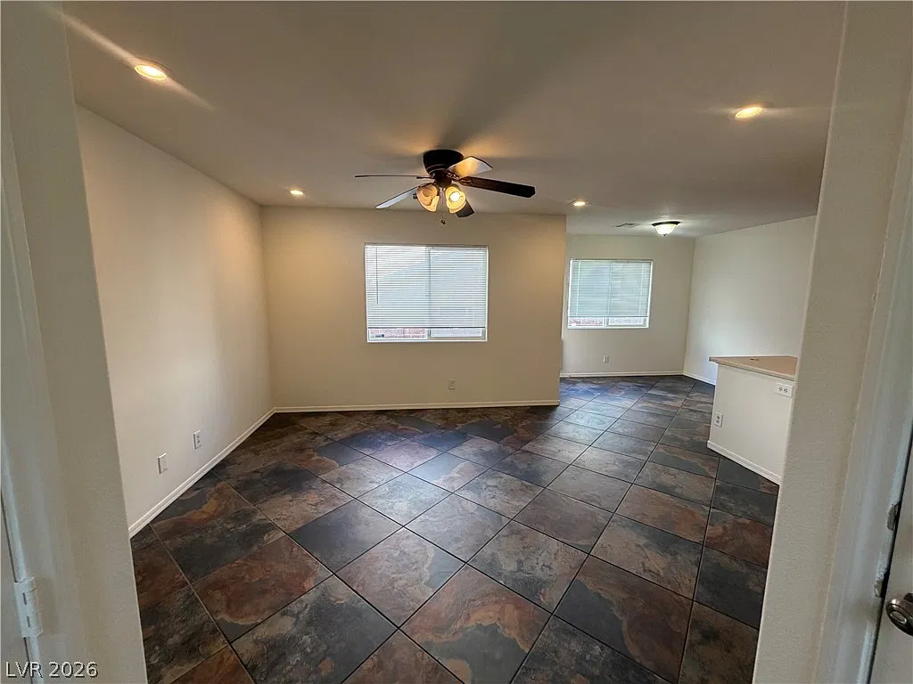 3 bed, 2.5 bath, 1421 sqft, $1,995 — Photo 4
