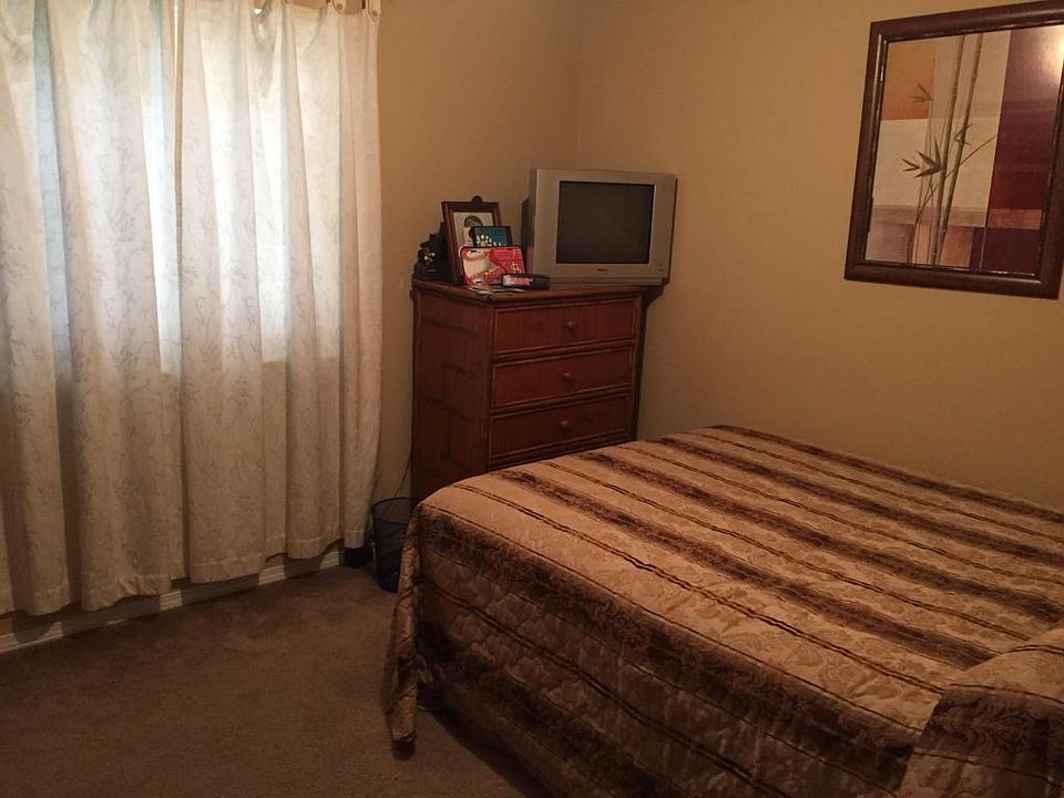 1st image of 210 Pinecone Dr