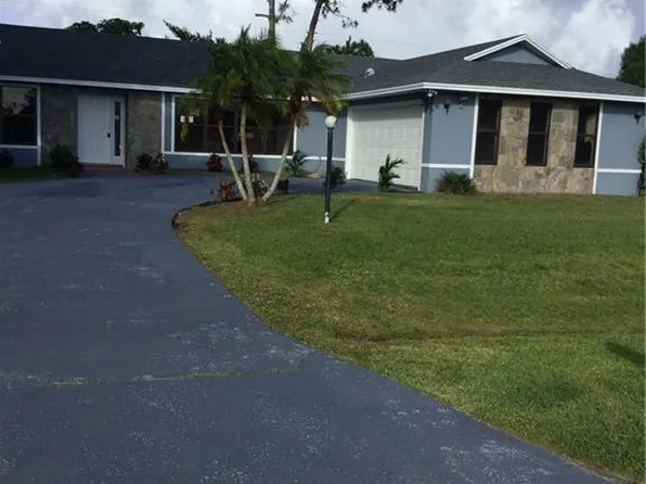 2073 SW Aquarius Ln, Port Saint Lucie, FL 34984