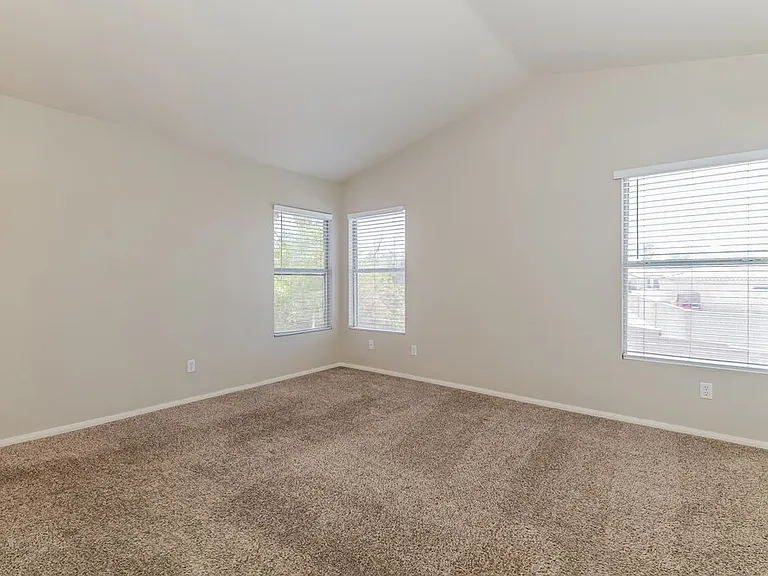 2642 Ridgewater Cir — Photo 9