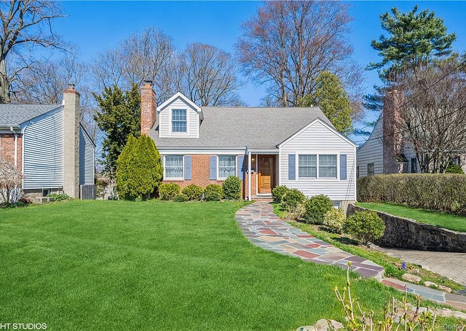 1st image of 15 Manor Pl