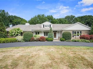 24425 Hilltop Dr, Beachwood, OH