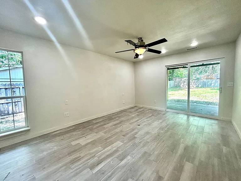 72 Bois D Arc St — Photo 28