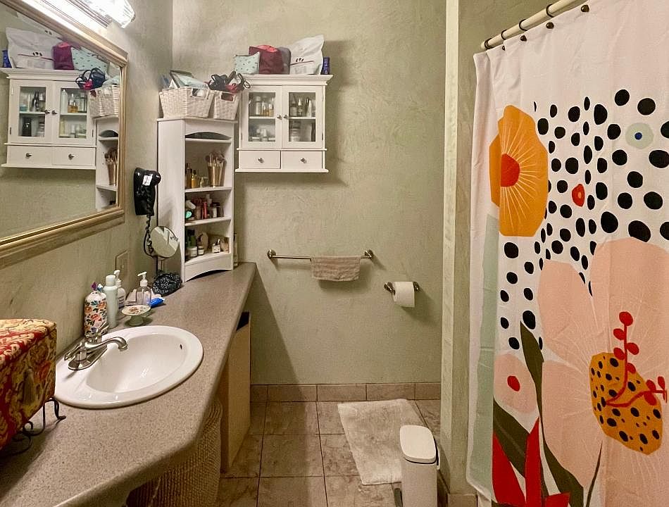 2nd image of 7 W Bridge St APT 6