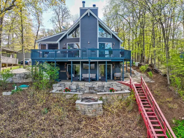 242 Winter Haven Dr, Varna, IL 61375