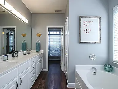 5 bed, 3015 sqft, $3,000 — Photo 4