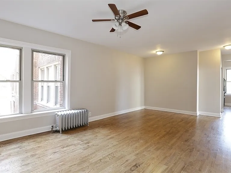 2452 W Addison St #3A — Photo 4