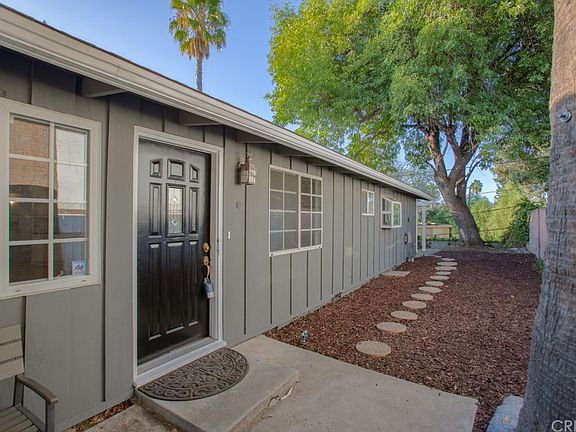 3rd image of 22039 Mulholland Way