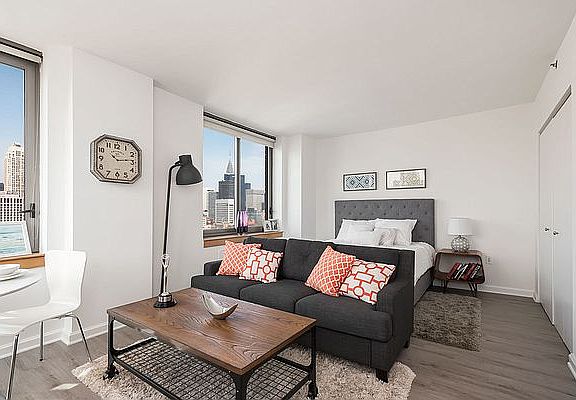 4th image of 35 W 33rd St APT 15A