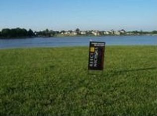 4705 SW Gull Point Dr, Lees Summit, MO 64082
