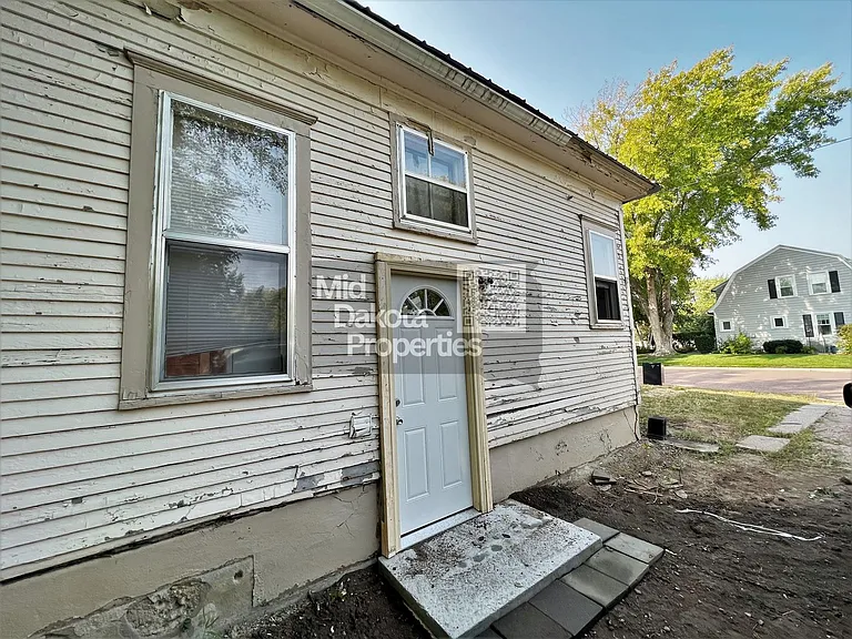 1200 E 3rd Ave — Photo 17
