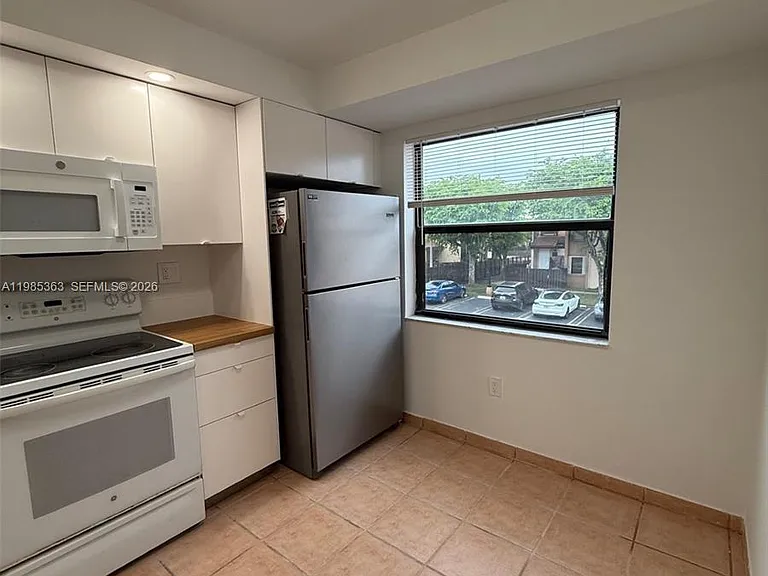 425 W Park Dr #9 — Photo 10
