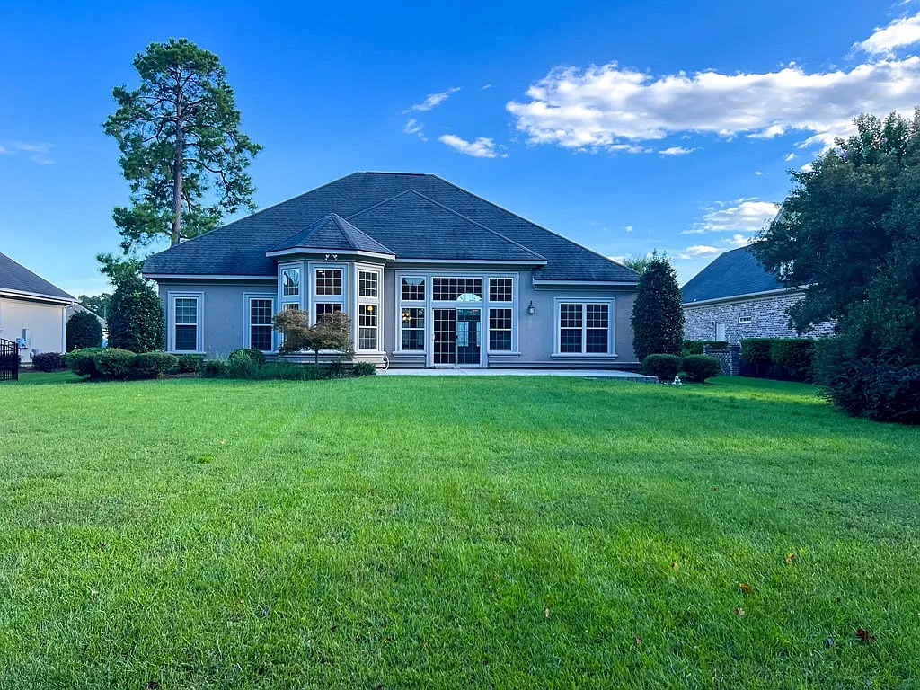 4 bed, 2324 sqft, $3,450 — Photo 4