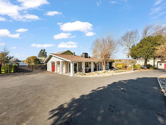 3rd image of 2180 Patton Ave