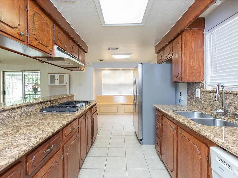 2921 Chicago St — Photo 13