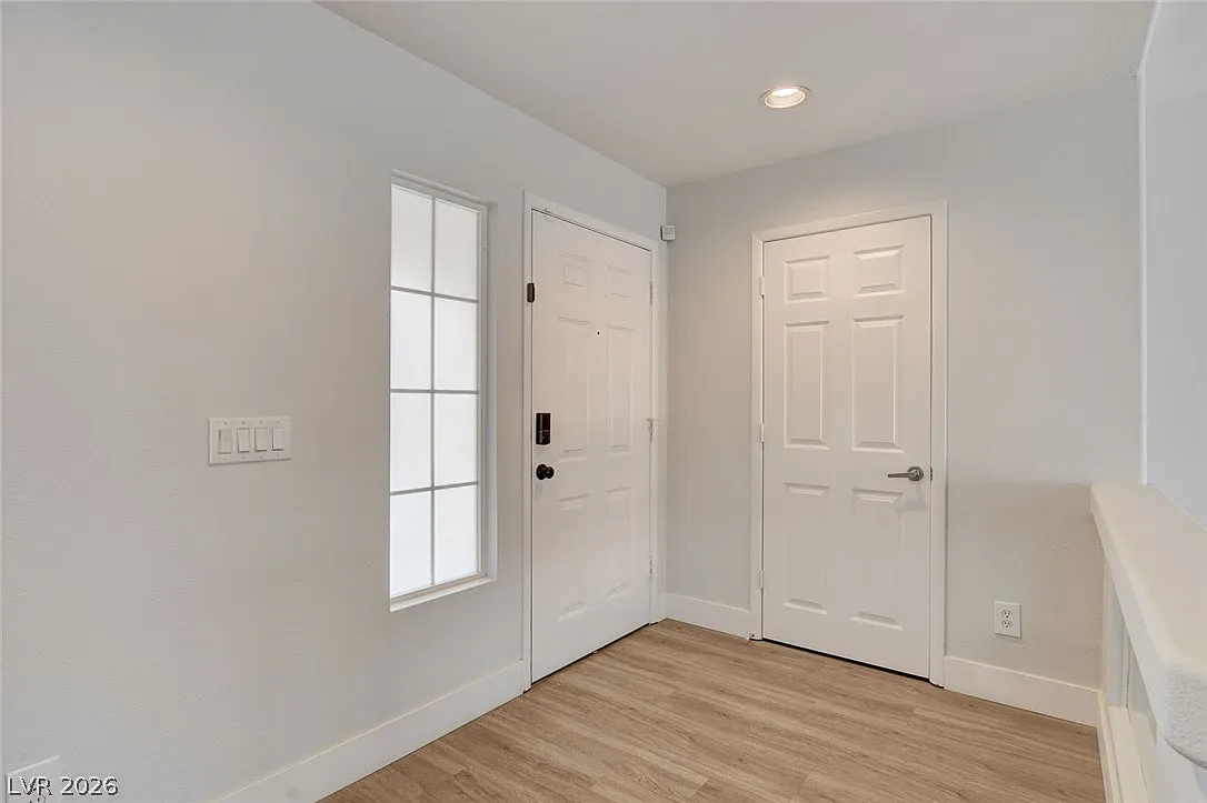 3 bed, 2.5 bath, 1972 sqft, $2,300 — Photo 4