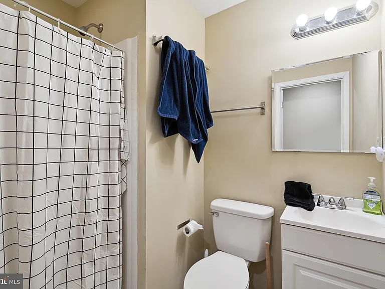 1611 N 17th St #2 — Photo 9