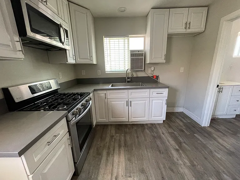 11722 Sunglow St #1/2 — Photo 6