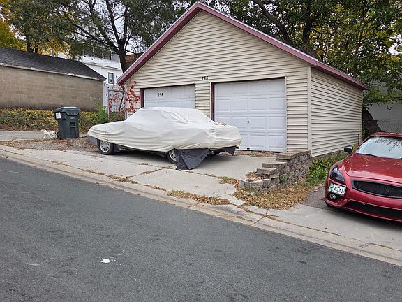 3rd image of 256 2nd Ave S