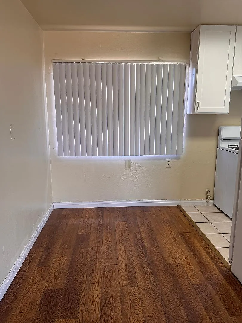 2 bed, 800 sqft, $2,395 — Photo 2