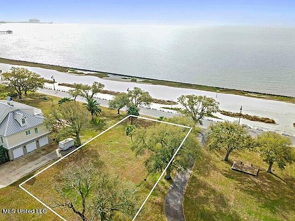 5th image of 2205 Beach Blvd