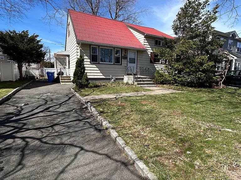 1208 Stockton Rd — Photo 2