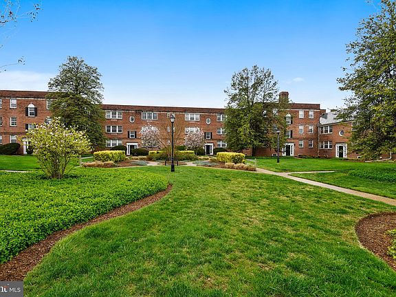 4th image of 1810 W Abingdon Dr APT 102