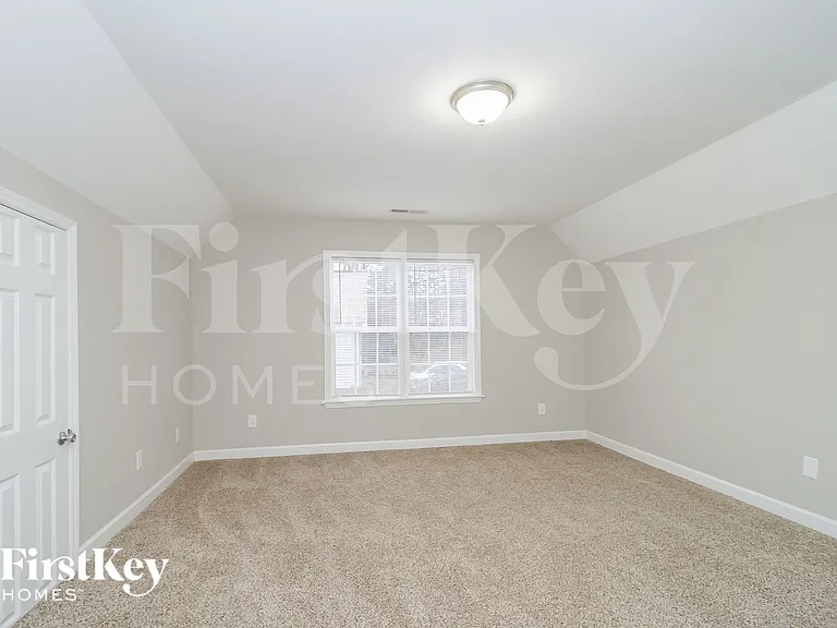 4025 Lofter Ct — Photo 11
